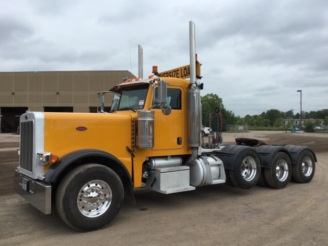 2006 Peterbilt 379 Tri/A Day Cab Truck Tractor 2006 Peterbilt 379 Tri/A Day Cab Truck Tractor