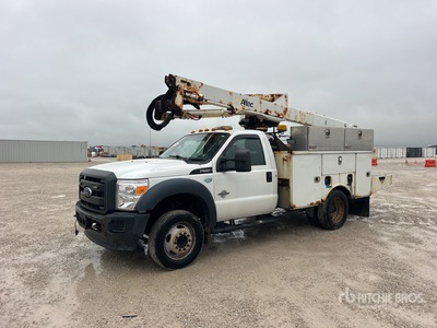 Altec AT40G 40 ft on 2015 Ford F-550 XL 4x2 Bucket Truck