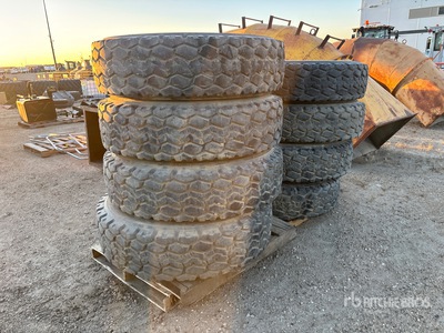 Quantity of (8) 385/95R24 Équipements pour pneus