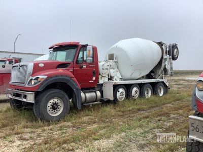 2013 International 7600 12x4 Mixer Truck