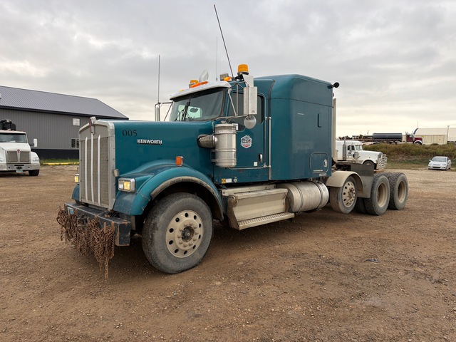 2011 Kenworth W900 8x4 Tri/A Sleeper Truck Tractor