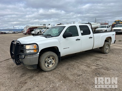 2013 Chevrolet Silverado 2500HD 4x4 Crew Cab بيك اب
