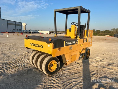 2016 Volvo PT125 9 Wheel Pneumatic Roller