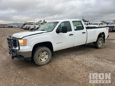2013 GMC Silverado 2500HD 4x4 Crew Cab Pickup