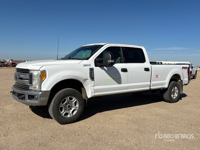 2017 Ford F-350 XLT 4x4 Crew Cab Pickup