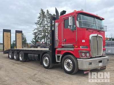 2013 Kenworth K108 10x4 Twin-Steer 重機運搬トラック