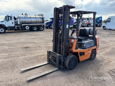 Toyota 42-4FGC25 5000 lb Cushion Tire Forklift