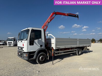 2002 Fassi F40A.23 995 kg on 2002 Iveco ML120E18 4x2 Flatbed Truck with Crane