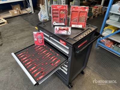 Milwaukee SRC27/7-2 Professional Black Tool Cabinet (Unused)