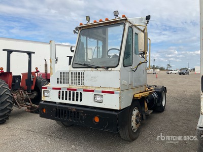 2011 Cargotec 4X2 Tracteur de manœuvre