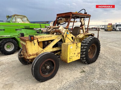 2WD Tractor (Inoperable)