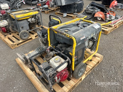 Generator & Jumping Jack Tamper Przenośny agregat prądotwórczy (Inoperable)