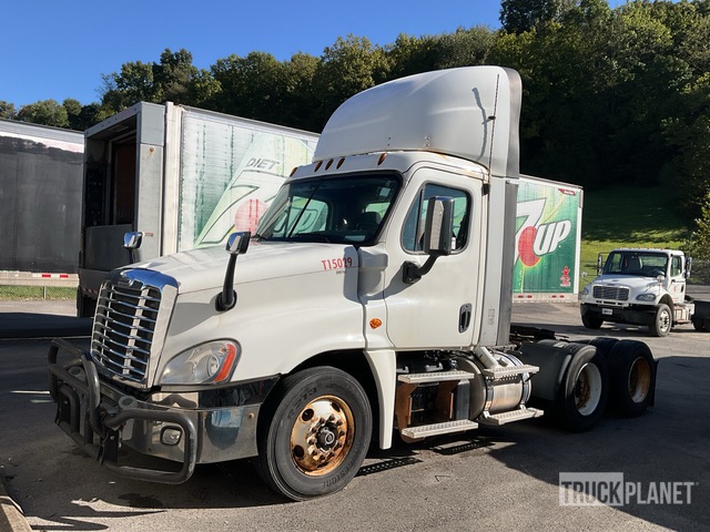 2016 Freightliner Cascadia 125