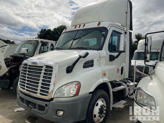 2016 Freightliner Cascadia 113