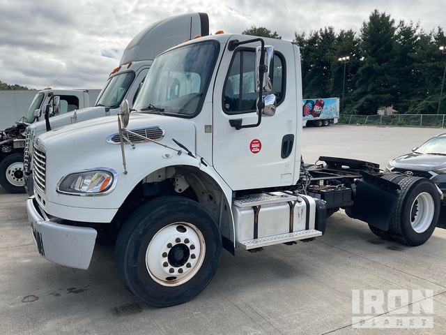 2014 Freightliner M 2 106