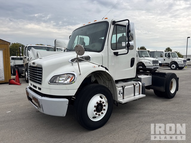 2014 Freightliner M 2 106