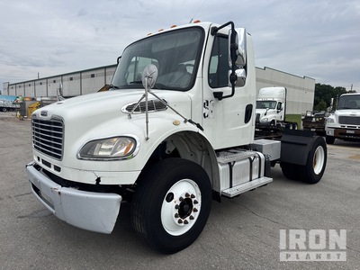 2014 Freightliner M2 106 4x2 S/A Dagcabine Trekker