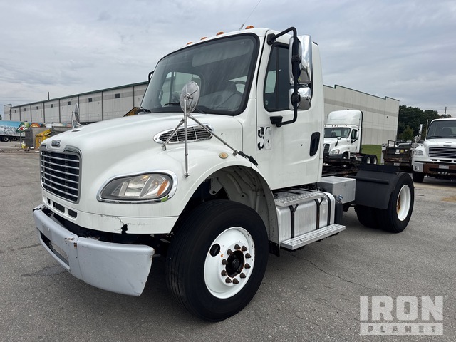 2014 Freightliner M 2 106