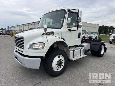 2014 Freightliner M2 106 4x2 S/A Dagcabine Trekker