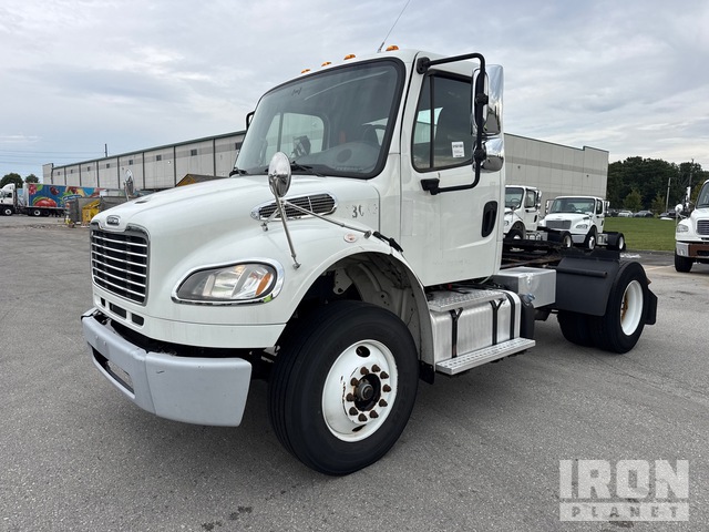 2014 Freightliner M 2 106
