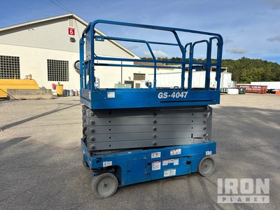 2017 Genie GS-4047 Electric Scissor Lift