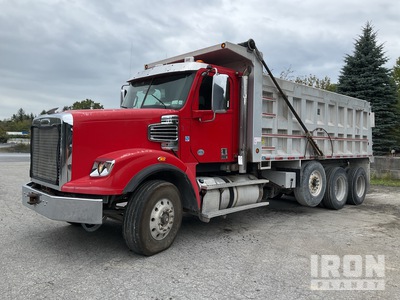 2015 Freightliner 122SD 8x4 Tri/A Dump Truck