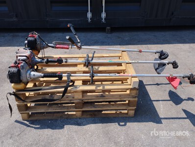 Quantity of (3) Kawasaki Decespugliatore