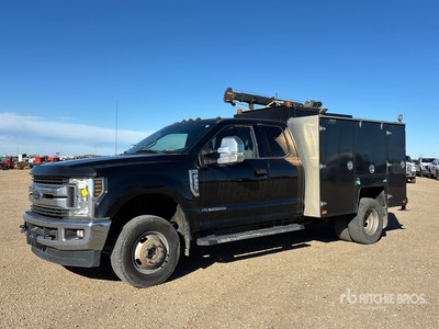 2018 Ford F-350 XLT 4x4 Extended Cab サービスカー