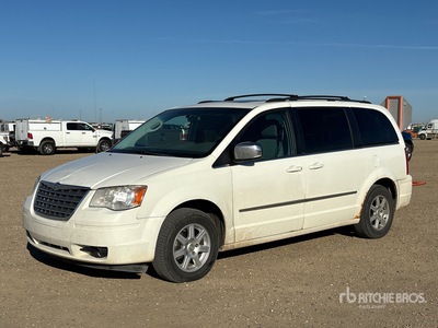 2010 Chrysler Town & Country Touring Minicamioneta