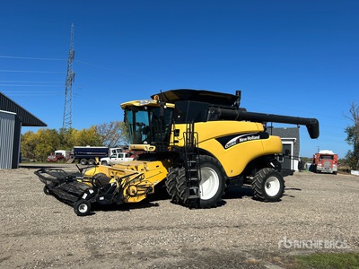 2004 New Holland CR970 Mietitrebbia