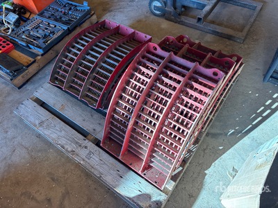 Quantity of (6) Combine Concave