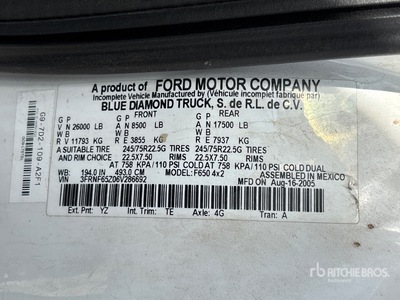 2006 Ford F-650 4x2 Cabina y chasis (Inoperable)