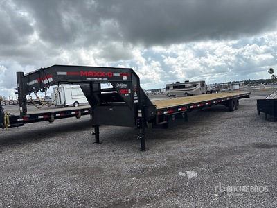 2026 MaxxD 40 ft T/A Equipment Trailer