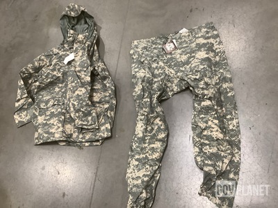 (39) Parkas & (32) Trousers
