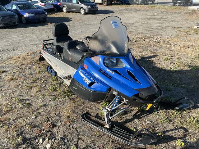 2010 Artic Cat Bear Cat Snowmobile