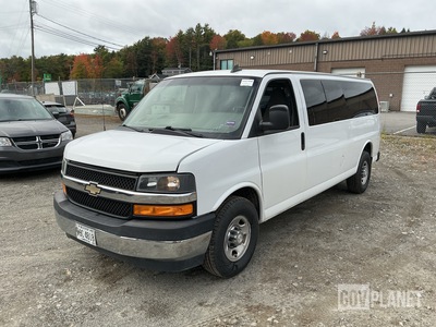 2018 Chevrolet Express 3500 LT Passenger Van