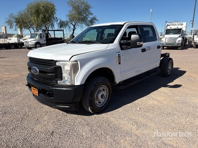 2018 Ford F-250 XL 4x4 Crew Cab Cabine et châssis