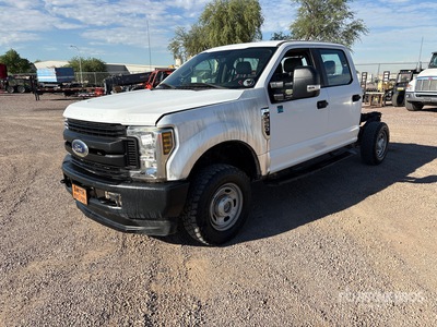 2018 Ford F-250 XL 4x4 Crew Cab Kabina i podwozie