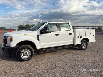 2018 Ford F-250 XL 4x4 Crew Cab Utility Truck