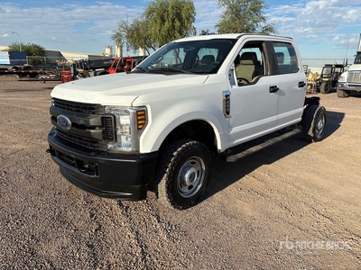 2018 Ford F-250 XL 4x4 Crew Cab Kabina i podwozie