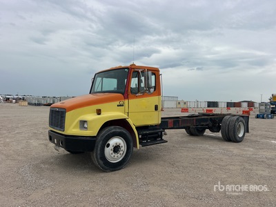2001 Freightliner FL70 4x2 Cabine et châssis