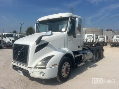 2019 Volvo VNR64T300 6x4 Day Cab Truck Tractor