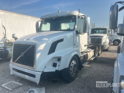 2015 Volvo VNL 6x4 Day Cab Truck Tractor