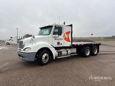 2007 Freightliner Columbia 120 4x2 Flatbed Truck