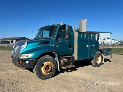 2006 International 4300 4x2 Camion de service