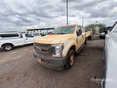 2019 Ford F-250 XL 4x4 Crew Cab Flatbed Truck
