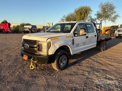 2019 Ford F-250 XL 4x4 Crew Cab Flatbed Truck