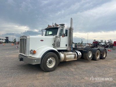 Peterbilt 367 8x4 Ciągnik siodłowy z kabiną dzienną Tri/A