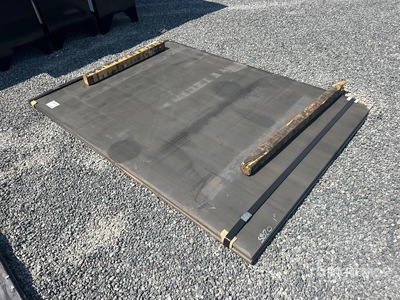 2026 Kit Containers Steel 5 ft x 7 ft 3 in (1 in Thick) Road Placche in metallo (Unused)