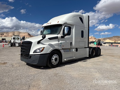 2019 Freightliner Cascadia 126 6x4 T/A Sleeper Truck Tractor